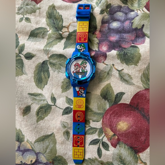 Accutime Nintendo "Super Mario" Flashing LCD Digital Rubber Watch - Picture 1 of 5